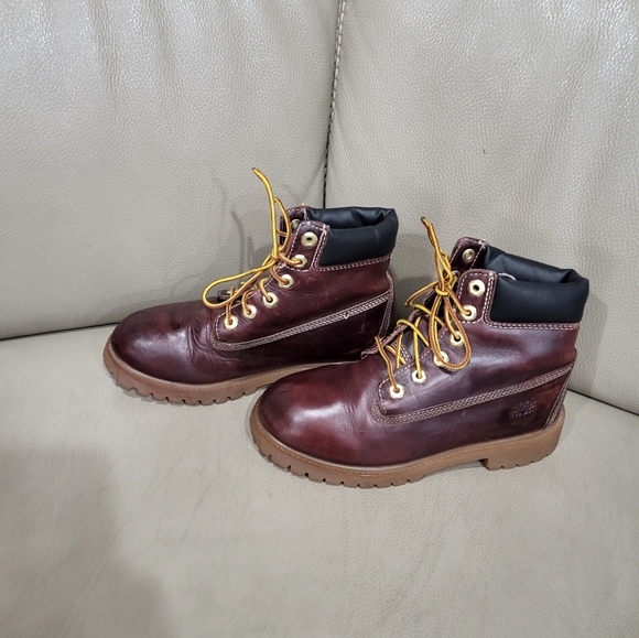 Big Boys Timberland boots, Size 4, Color  brown Like New - Picture 7 of 7